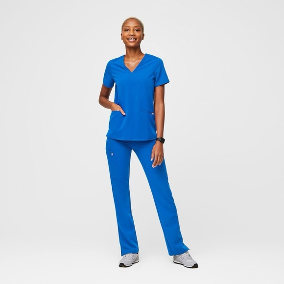 Figs Casma Three-Pocket Scrub Top royal blue - Picture 2 of 3